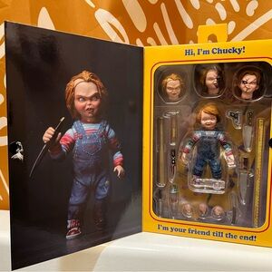 Chucky Action Figure with Accessories - Blue and Red
